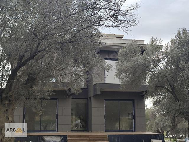 KIRKLAR 1 DÖNÜM ARAZİ ÜZERİ MODERN TASARIM VİLLA 1.SINIF MALZEME