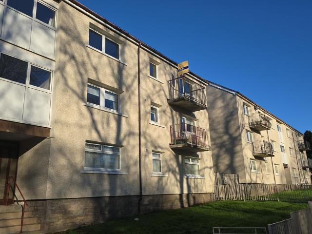 Kirkness Street, Airdrie ML6, 3 bed flat to rent, £750 pcm | PrimeLocation