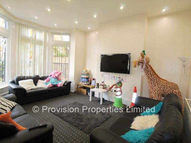 Kirkstall Lane, Headingley, Leeds LS6, 9 bed terraced house to rent, £4,212 pcm | PrimeLocation