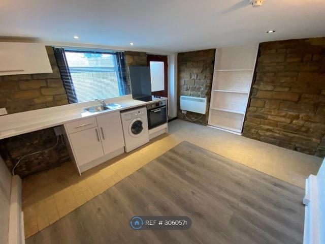 Kirkstall Lane, Leeds LS5, 1 bed flat to rent, £700 pcm | PrimeLocation