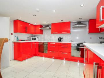 Kirkstall Lane, Leeds LS6 10 bed house to rent £3,900 pcm £900 pw