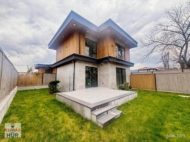 KIRKPINARDA MERKEZİ SIFIR 3+1 MÜSTAKIL ÖZEL YÜZME HAVUZLU VILLA