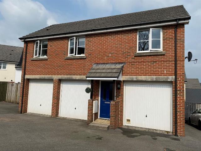 Kit Hill View, Launceston PL15, 2 bed flat to rent, £800 pcm | PrimeLocation