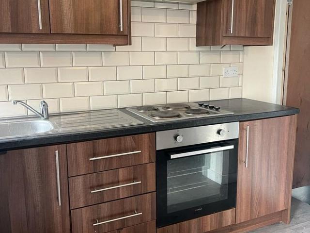 Kitchener Street, Bradford BD12, 1 bed terraced house to rent, £675 pcm | PrimeLocation