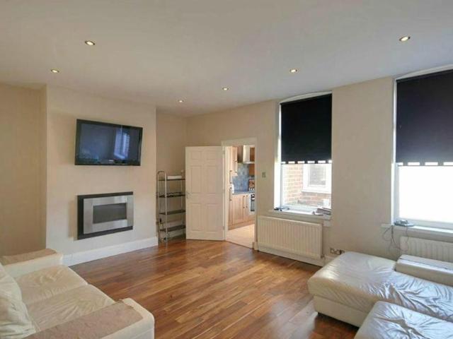 Kitchener Street, Sunderland 2 bed cottage to rent £695 pcm £160 pw