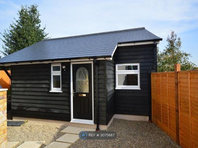 Kitchener Road, Rochester Strood ME2, 1 bed bungalow to rent, £900 pcm | PrimeLocation