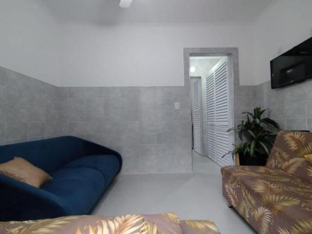 Kitnet com 1 dormitório à venda, 27 m² por R$ 195.000,00 Vila Guilhermina Praia Grande/SP