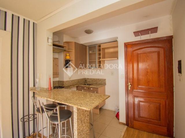 Kitnet com 1 quarto e 38m² para alugar em Jardim Leopoldina, Porto Alegre