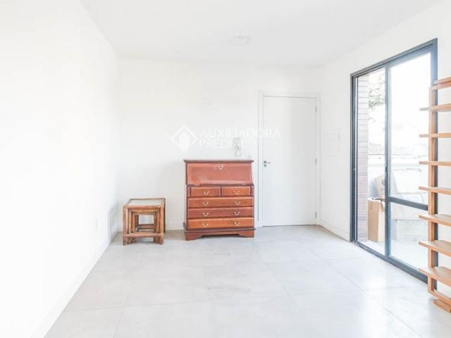 Kitnet com 1 quarto e 38m² para alugar em Vila João Pessoa, Porto Alegre