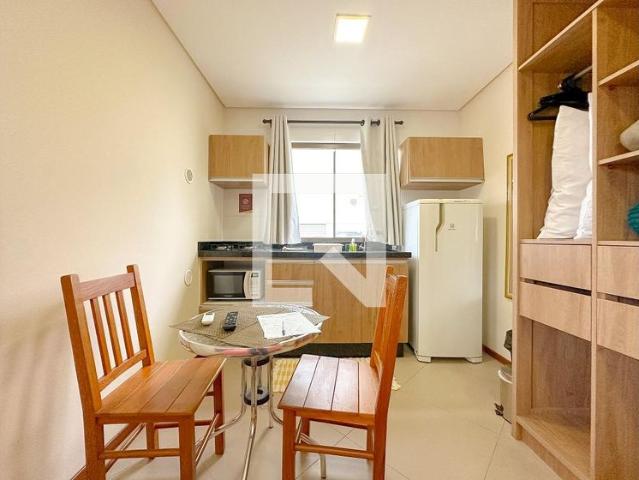 Kitnet, Canasvieiras, 1 Quarto, 25 m2 Florianópolis