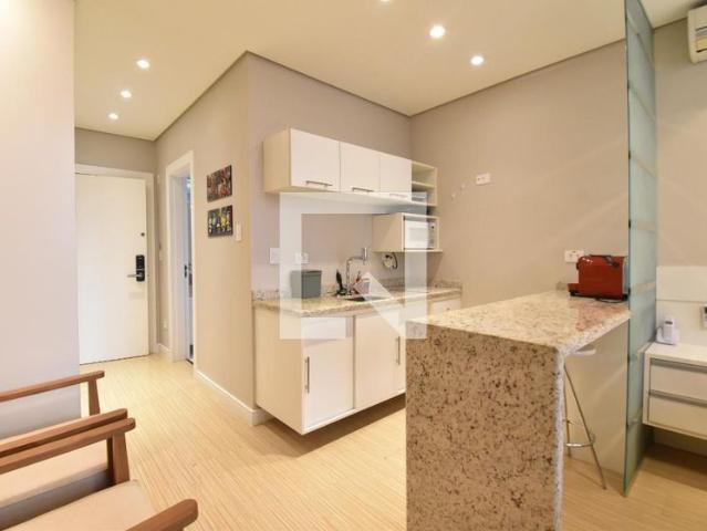 Kitnet, Centro, 1 Quarto, 27 m2 Curitiba