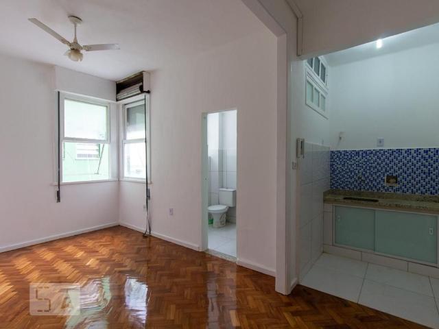 Kitnet, Centro, 1 Quarto, 30 m2 Rio de Janeiro