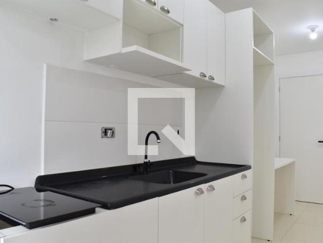 Kitnet, Centro, 1 Quarto, 30 m2 São José dos Pinhais