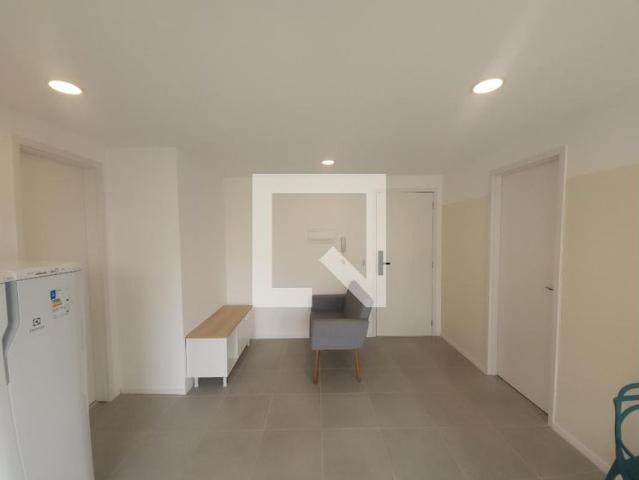 Kitnet, Centro, 1 Quarto, 32 m2 São Paulo