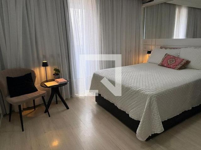 Kitnet, Centro, 1 Quarto, 33 m2 Curitiba