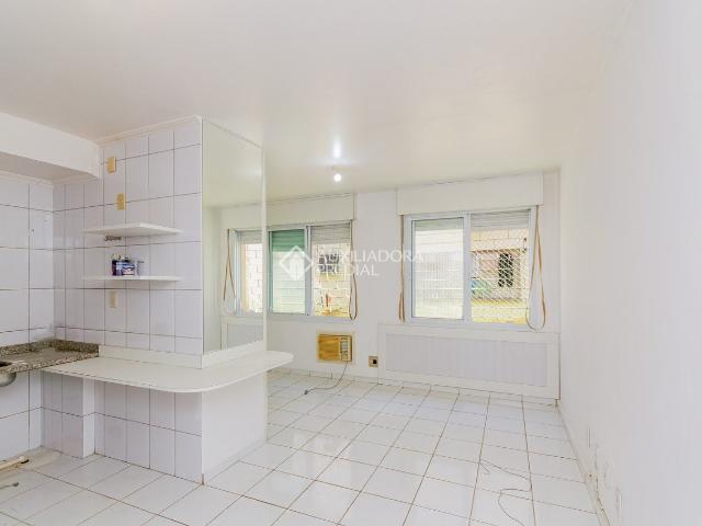 Kitnet / JK com 1 quarto e 27m² para alugar em Jardim Leopoldina, Porto Alegre