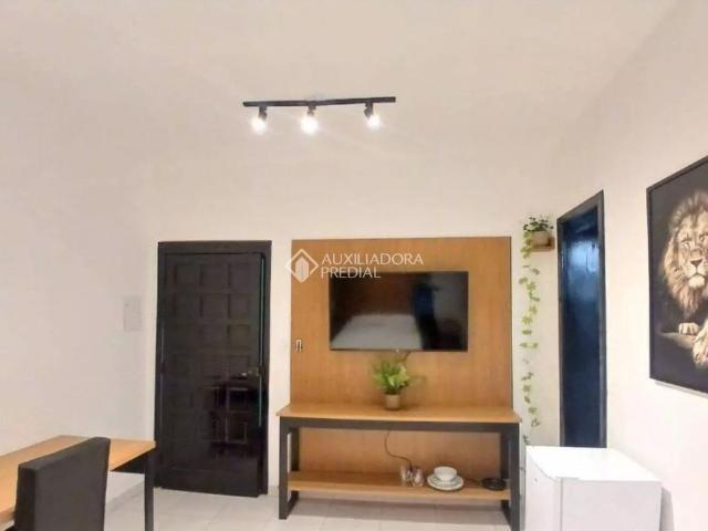 Kitnet / JK com 1 quarto e 35m² para alugar em Cavalhada, Porto Alegre