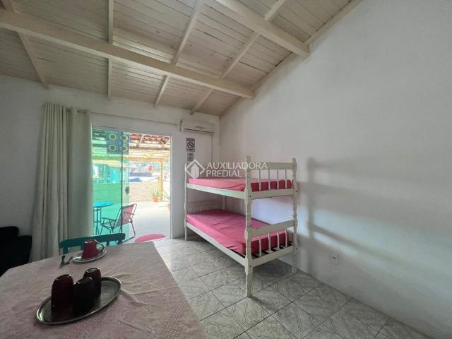 Kitnet / JK / Studio com 1 quarto e 38m² para alugar em Monte Verde, Florianópolis