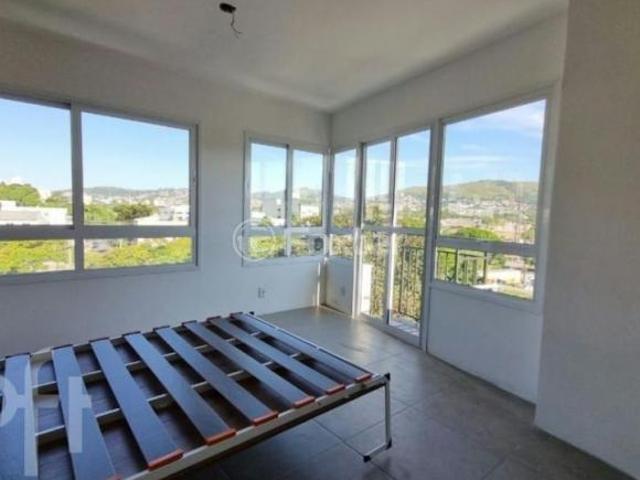 Kitnet / JK / Studio, 1 dormitórios, 30.44 m², em Jardim Botânico