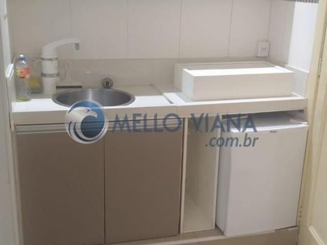 Kitnet Mobiliado, Localizado No Centro Da Cidade, Quarto, Cozinha E Banheiro