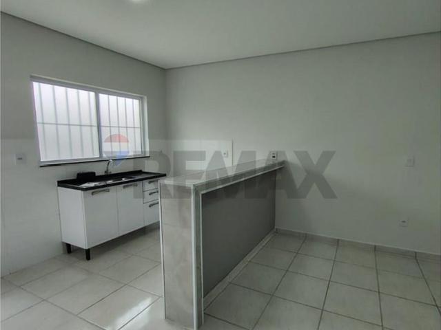 Kitnet Moderna e Prática na Vila Bom Jesus!