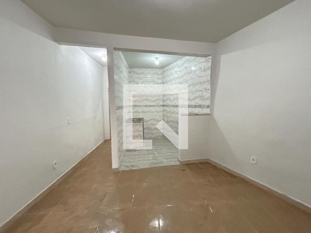 Kitnet, Marechal Hermes, 1 Quarto, 35 m2 Rio de Janeiro