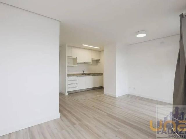 Kitnet na Coronel Joaquim Sarmento Bom Retiro Curitiba PR, aluguel por R$ 1.800