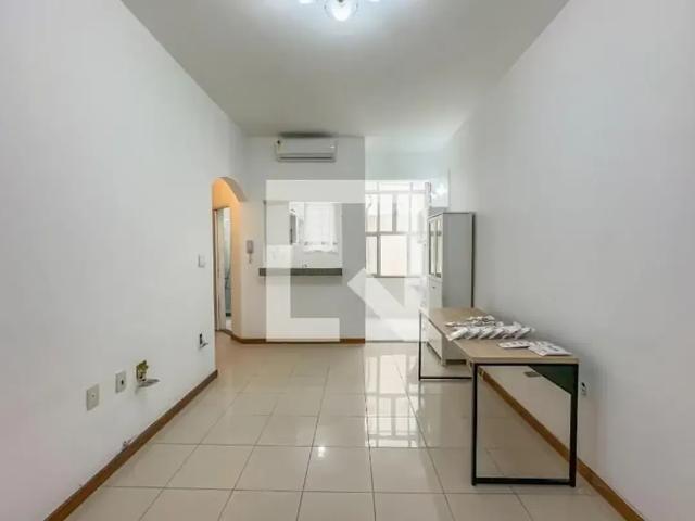 Kitnet / Stúdio para Aluguel Urca, 1 Quarto, 30 m² Rio de Janeiro