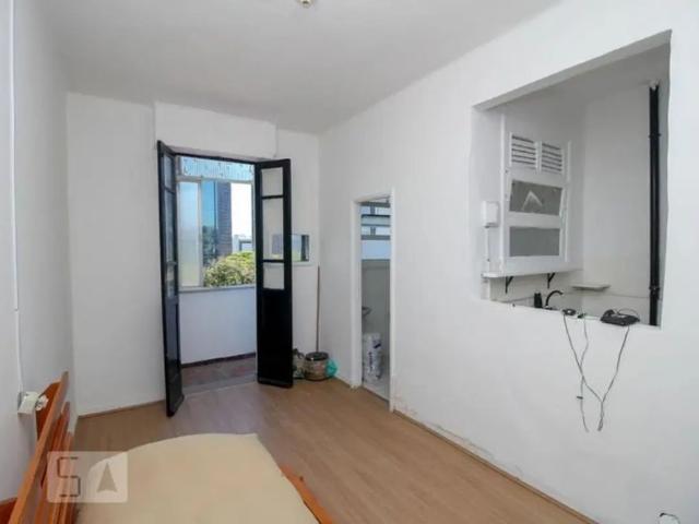 Kitnet / Stúdio para Aluguel Centro, 1 Quarto, 28 m² Rio de Janeiro