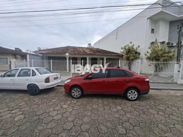 Kitnet / Stúdio para Locação em Palhoça/SC Centro 1 Quartos