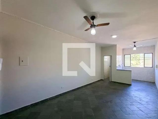 Kitnet / Stúdio para Locação em Praia Grande/SP Boqueirão