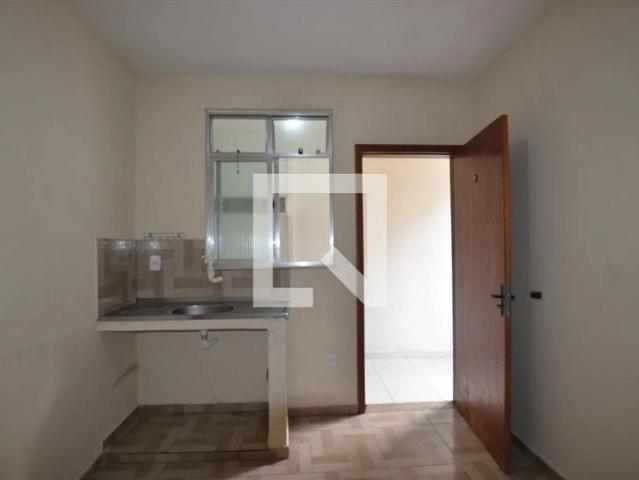 Kitnet / Stúdio para Locação em Rio de Janeiro/RJ Vila Valqueire 1 Quartos