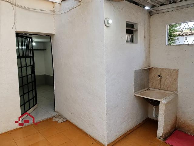 Kitnet para alugar com 1 quarto e 30 m² por R$ 1.000/mês