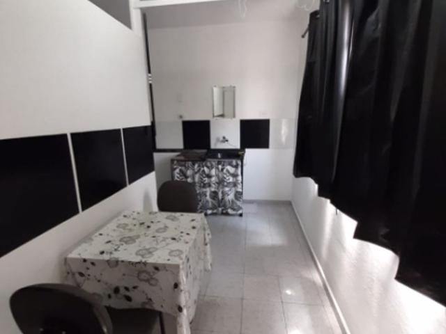Kitnet para Aluguel com 1 quartos, 30 m² por R$ 1.200