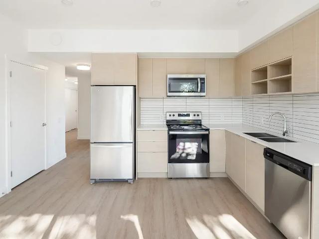 Kits Walk by Strand Modern 2 Bed 2 Bath Apartment for Rent