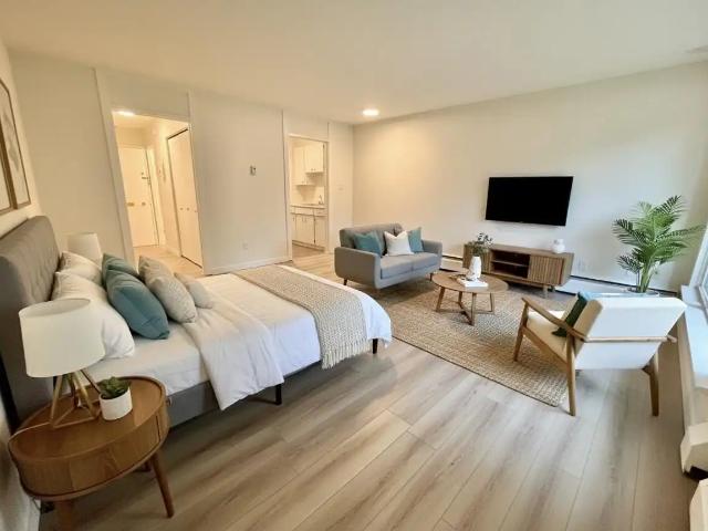 Kitsilano Low rise Apartment