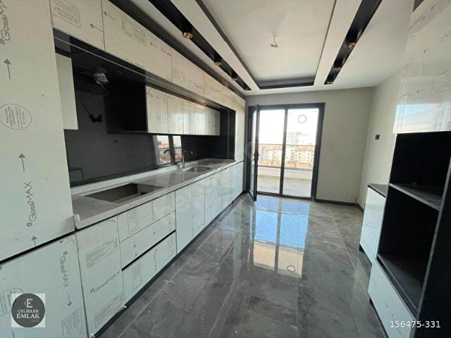 KIZILCAHAMAM CADDE DİBİ ŞEHİR HASTANESİ YAKINI SIFIR SİTE İÇİ KATTA E.BANYOLU FUL ANKARA MANZARA 3+1