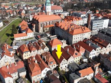 Kamienica z lokalem i dużym poddaszem do adaptacji