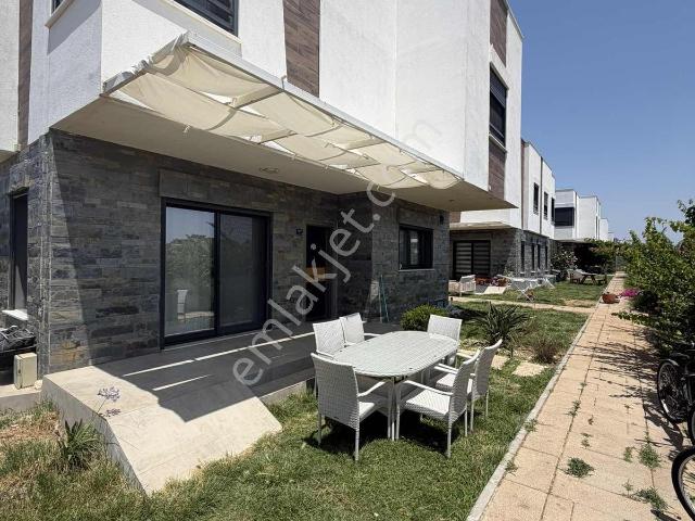 Köşe Başı Müstakil Girişli Villa