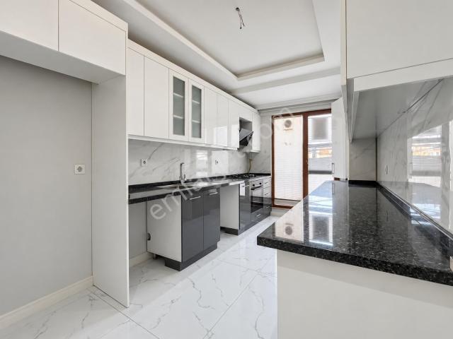 Köşe Bina Full Konsept 3+1 125m2 Hamamlı 3 Yıllık E.banyolu