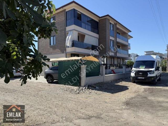 Köşe Üç Cepheli Cam Balkon Ve Güneşi Bulunan Yeni Daire Satılık