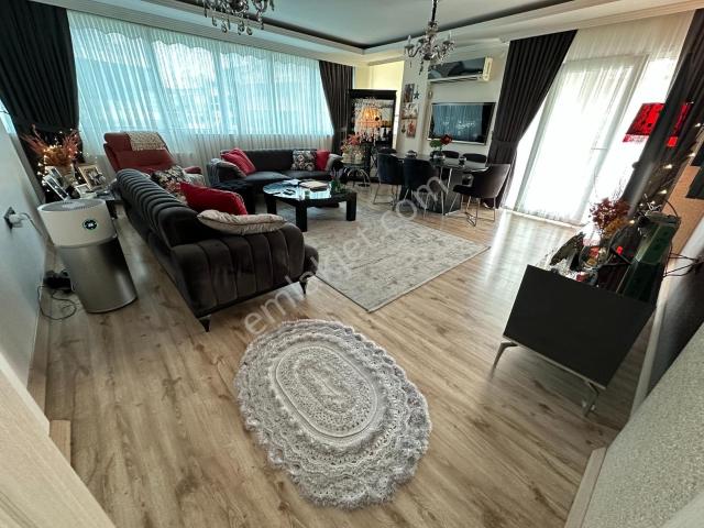 Köşe Ve Güzel Konumda Satılık 4+1 Dubleks Daire