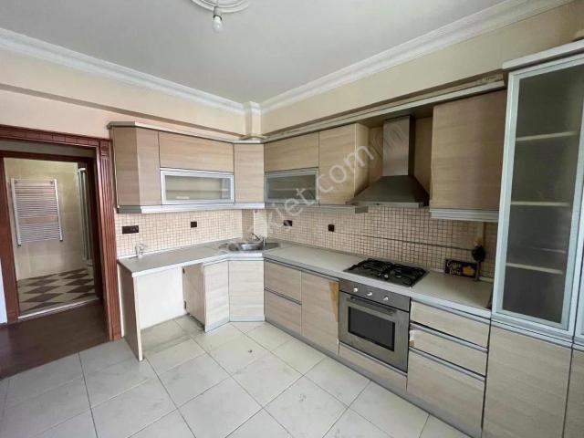 Köşemden Edremit Otogar Karşısı 3+1 Doğalgazlı Kiralık Daire