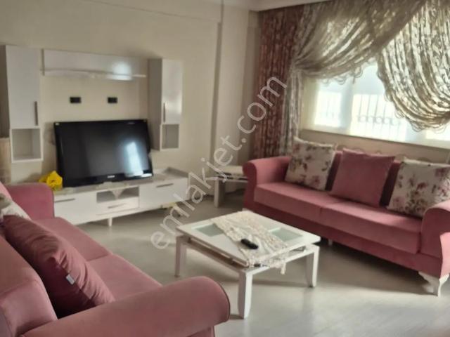 Koç Emlak’tan Öğretmenler Mahallesi’nde Eşyalı 3+1 Kiralık Daire