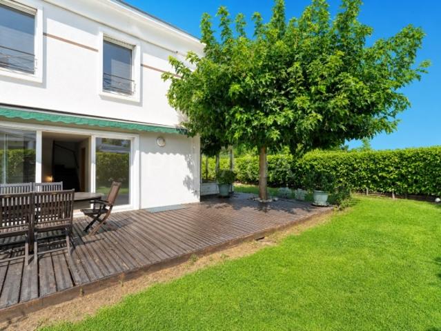 Ko Exklusivität Charmante Familienvilla mit Garten, Veranda und Garage in Plan les Ouates / Troinex