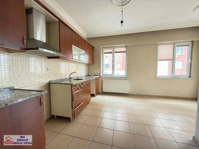Köşk Mahallesi'nde Site İçerisi Merkezi Kiralık Daire