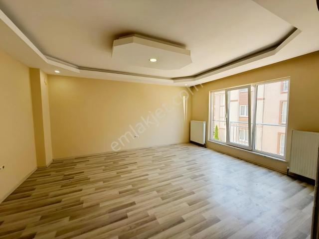 Koçkent Sitesinde 130 M2 Lüks Arakat 3+1 Daire