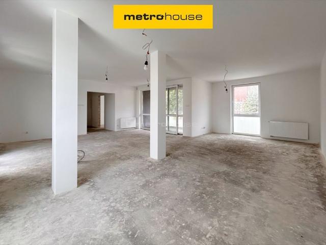 Przestronny 109 m² apartament z widokiem na ceglaną wieżę