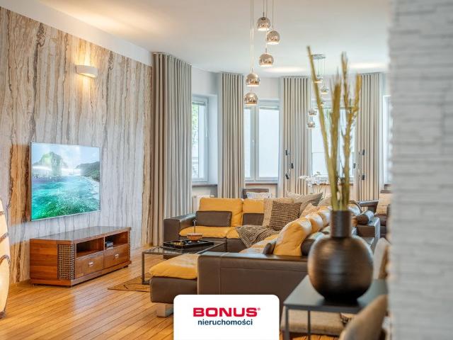 Do sprzedania przestronny apartament 140 m² z ogródkiem i basenami