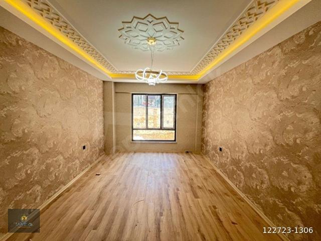 KOMBİ HARİÇ,EKSİKSİZ FULL YAPI ULTRA LÜKS 2.5+1 SATILIK DAİRE.